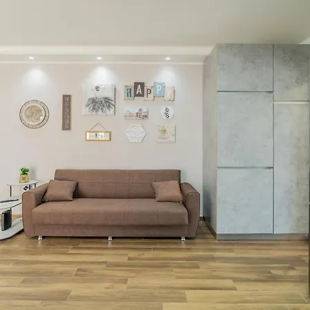 Homey 1br With Balcony In Heart Of Malta By 360 Estates Lägenhet