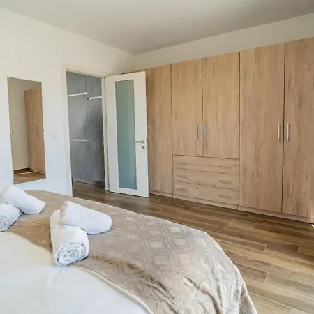 Homey 1br With Balcony In Heart Of Malta By 360 Estates *